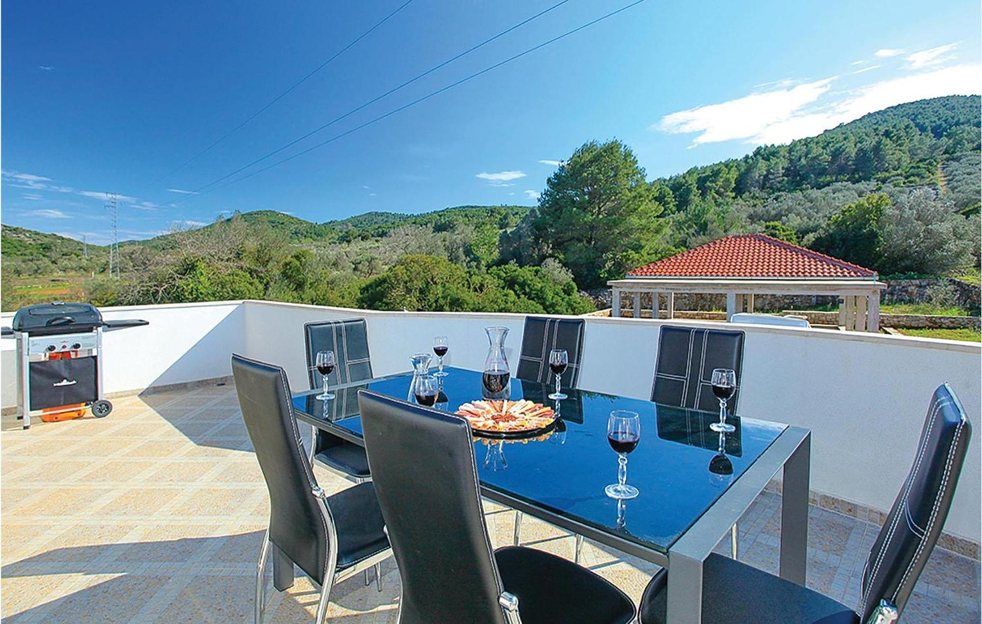 Four-Bedroom Holiday home Vela Luka 03 Bagian luar foto